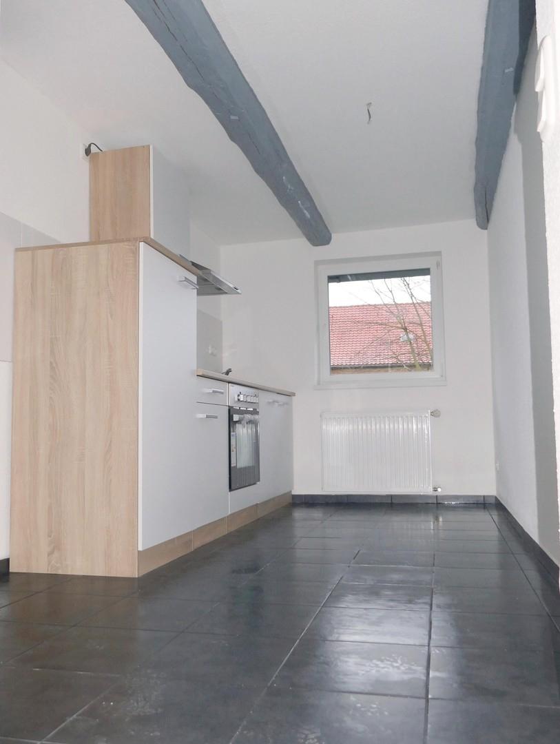 Bsp Wohnung mit Kueche im OG