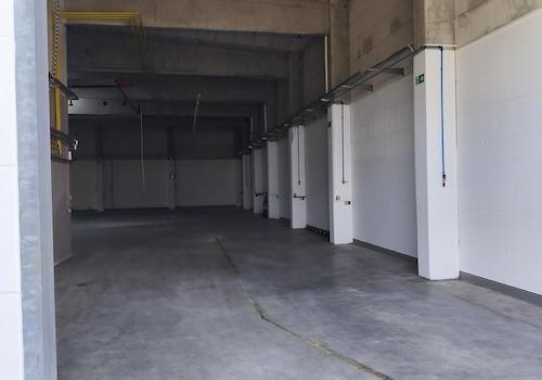 Einfahrtsbereich LKW in Halle