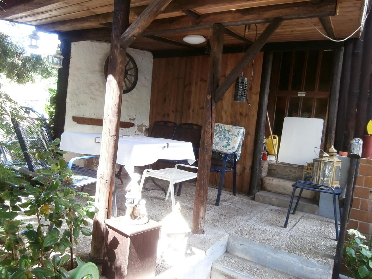 Freisitz mit Gartenhaus