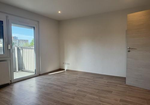 Zimmer mit Balkon