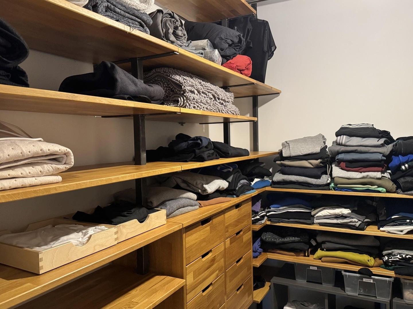 Begehbarer Schrank