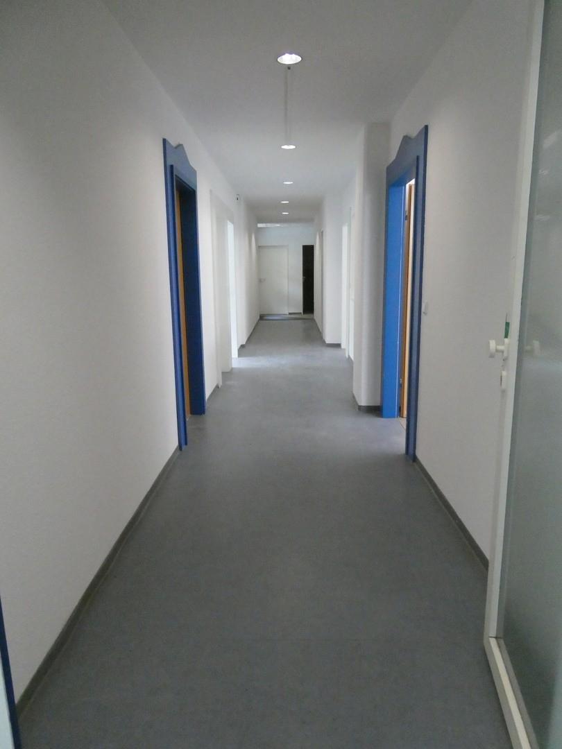 Flur vor Büros EG