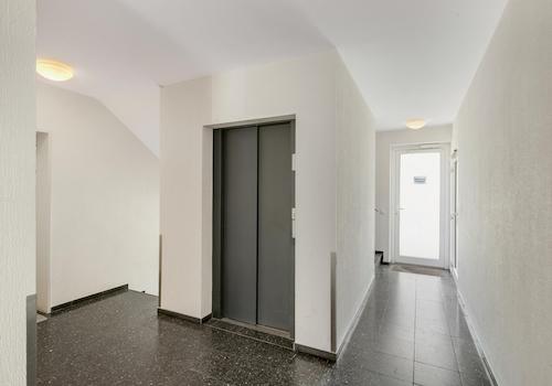 Flur 2.OG Fahrstuhl
