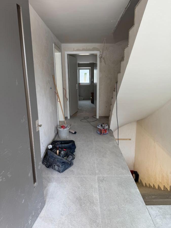 Hauseingang EG - Kellertreppe