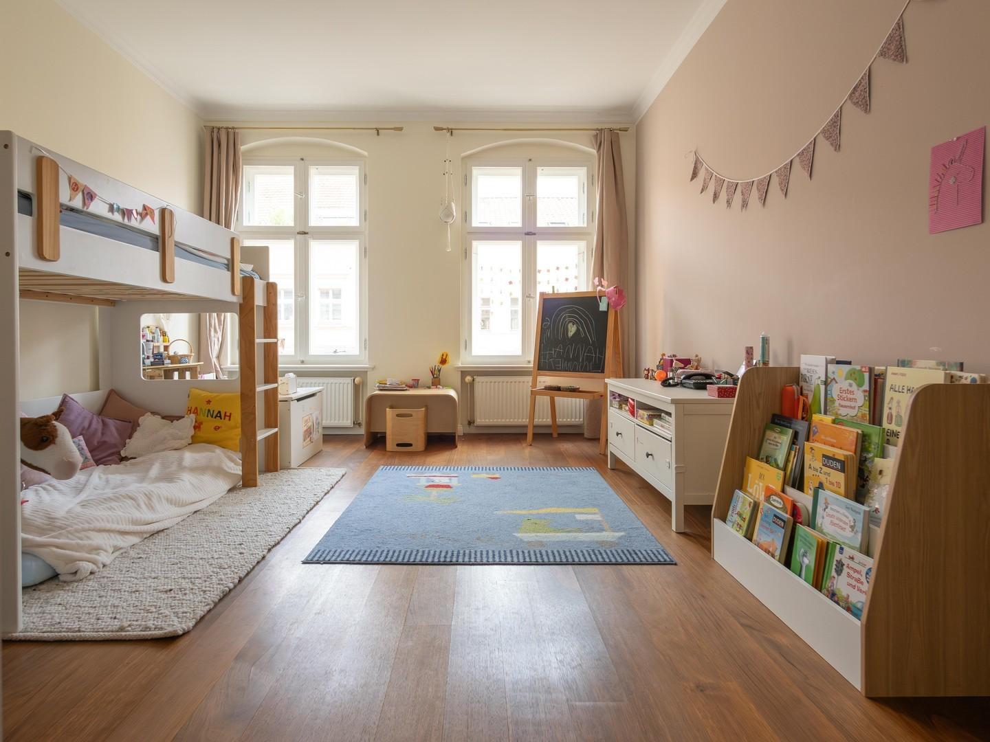 Kinder-/Arbeitszimmer