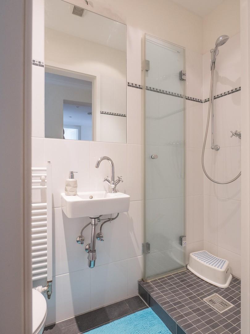 Gästebad mit Dusche