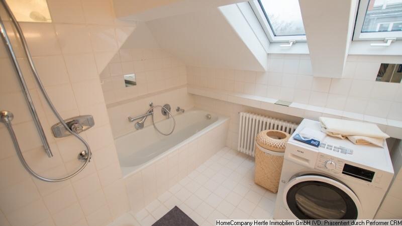 Badezimmer mit Badewanne