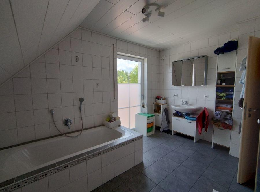 Badezimmer Ansicht 1