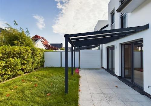 Terrasse mit Glasüberdachung