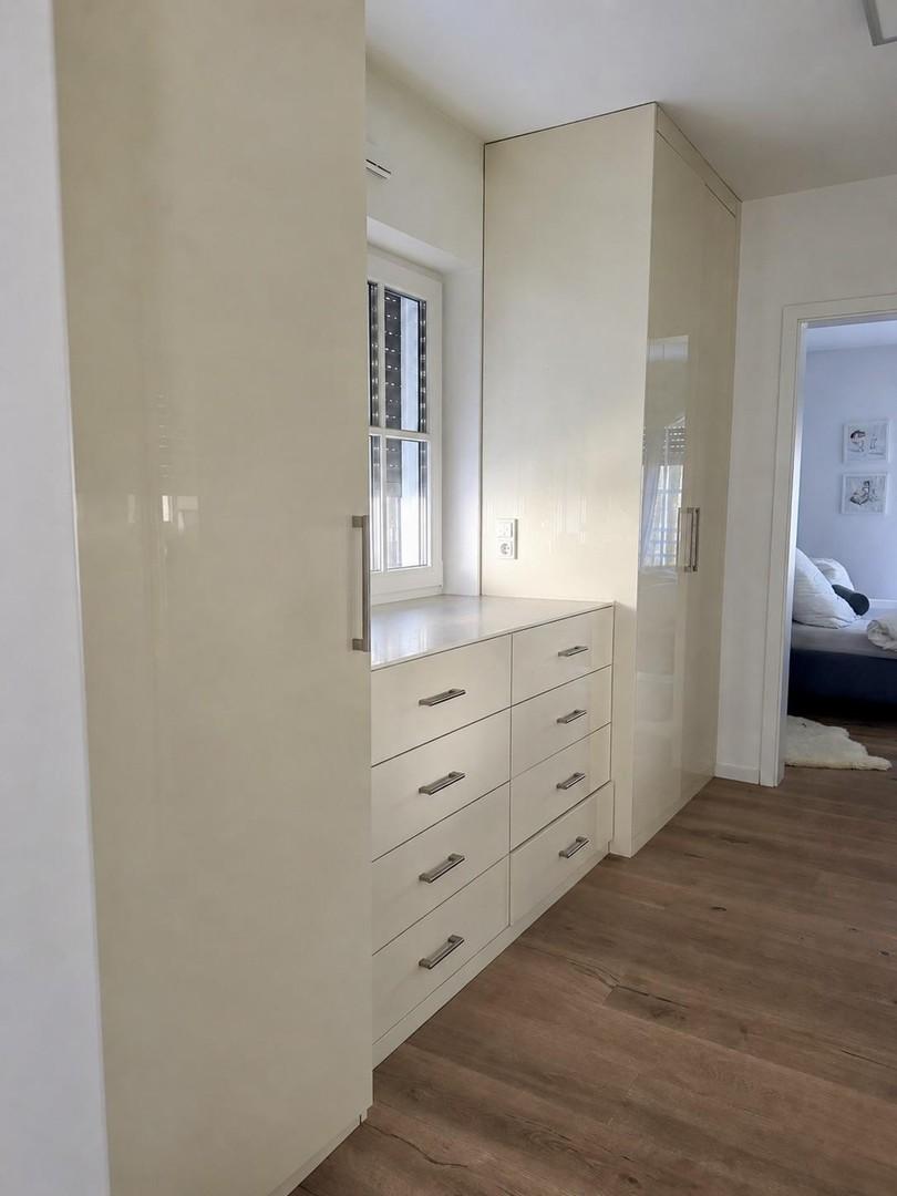 Begehbarer Kleiderschrank