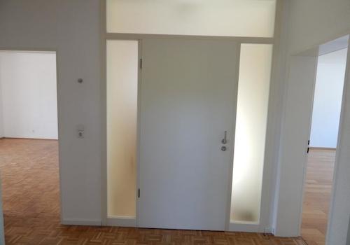 Wohnungstuer