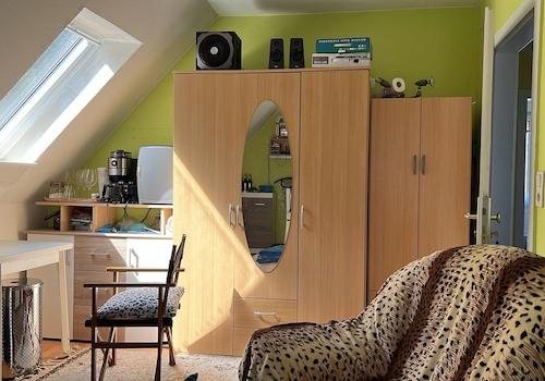 1. Zimmer OG