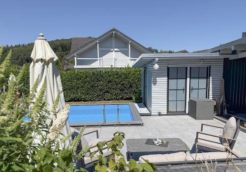 Gartenterrasse mit Pool