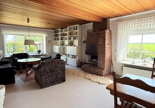 Wohnzimmer mit Ofen