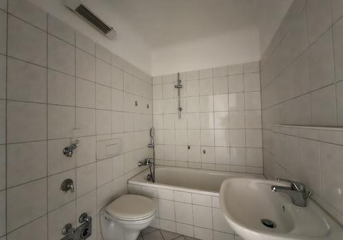 Bad mit Wanne