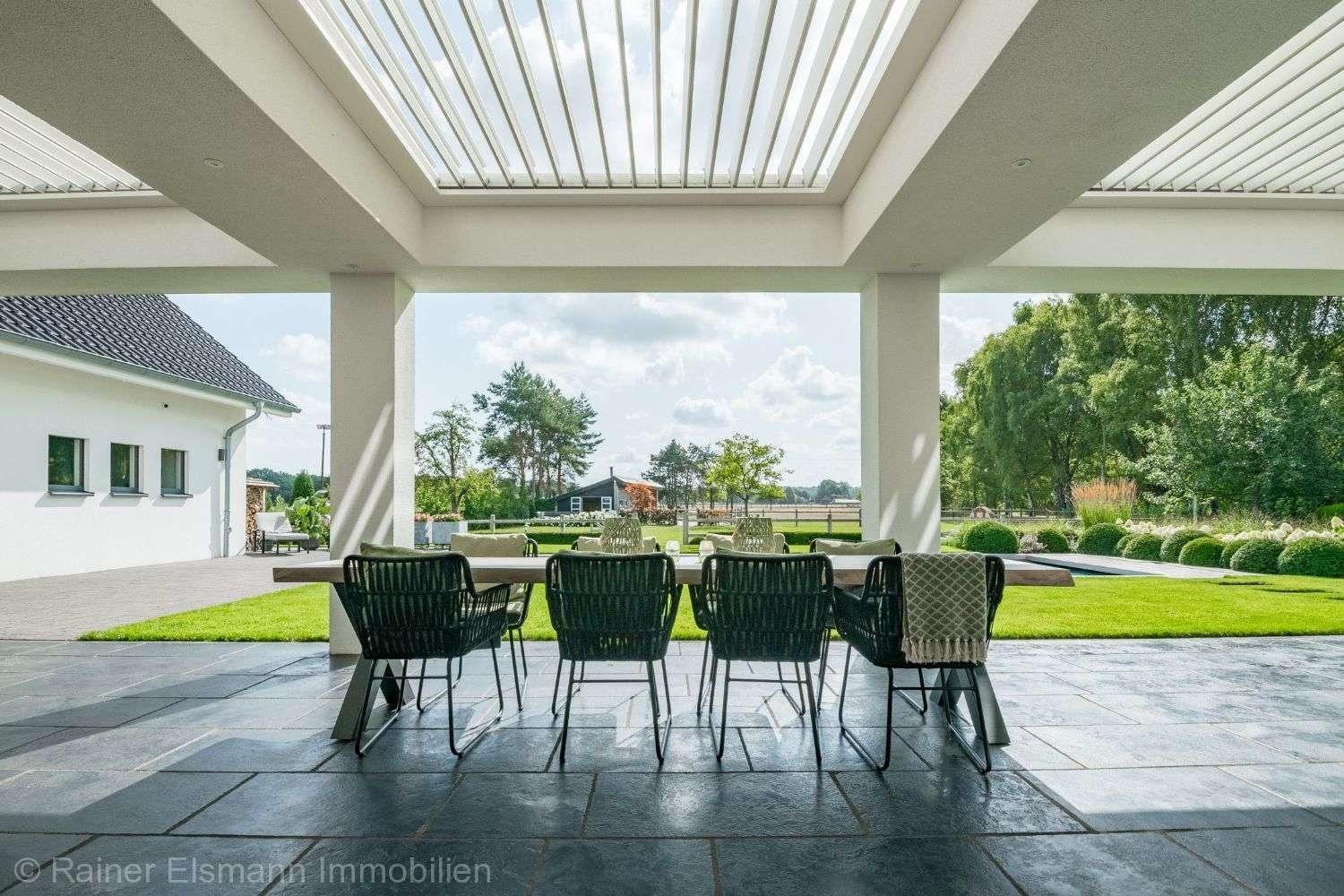 Überdachte Terrasse