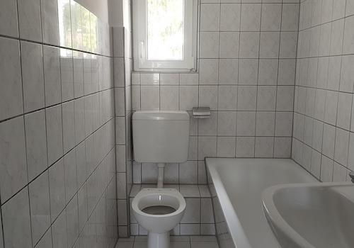 Bad mit Badewanne