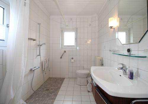 Duschbad im Erdgeschoss