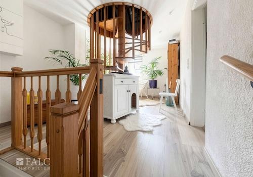 Flur mit Treppe 