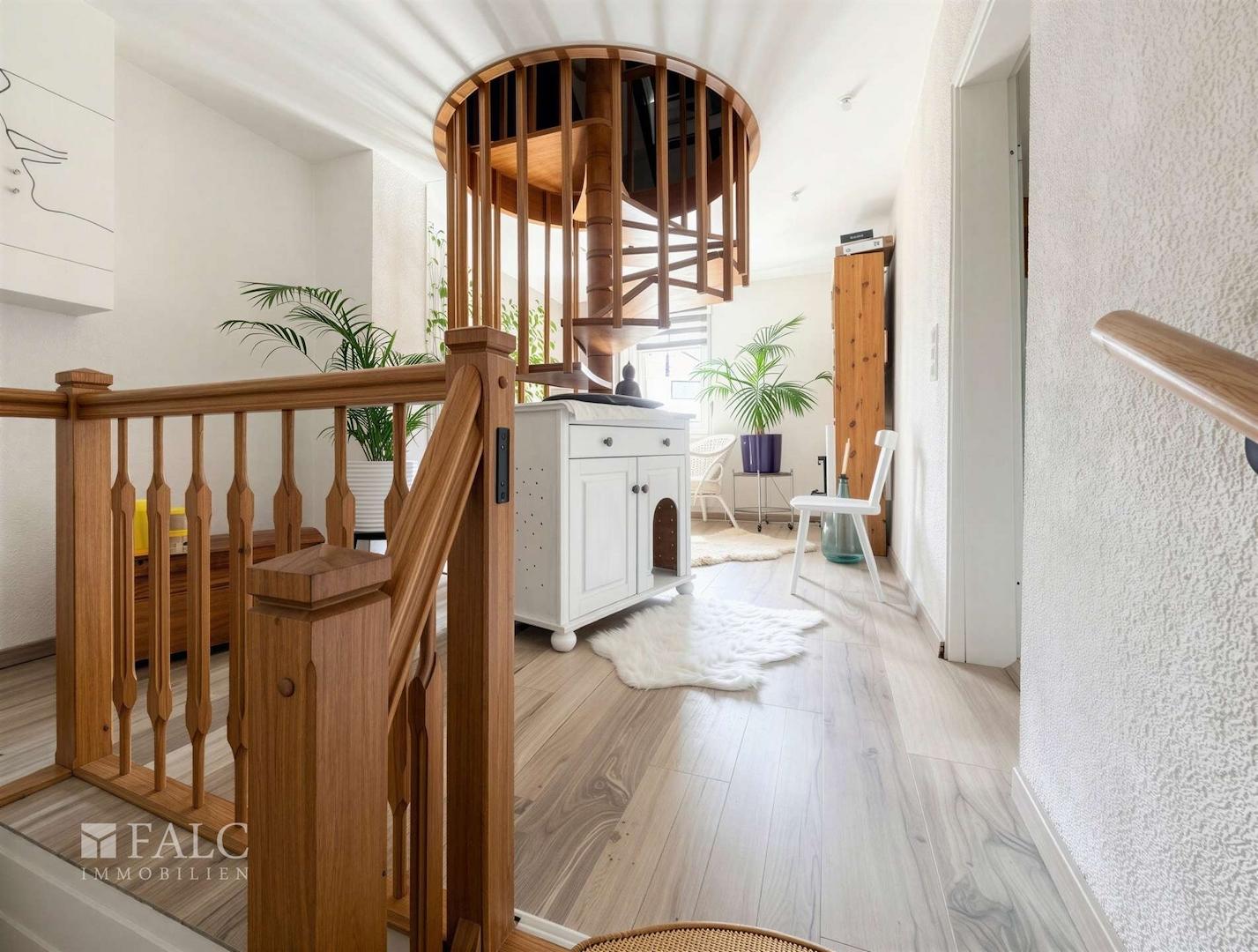 Flur mit Treppe 