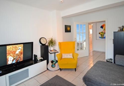 Wohnzimmer mit Ausgang Balkon