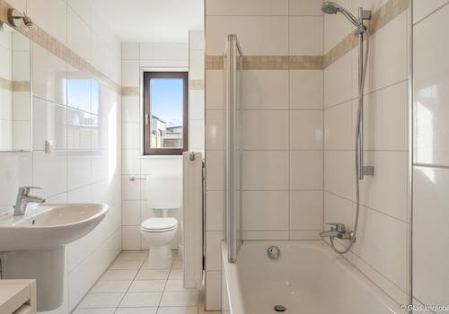 neu renoviertes Bad - KI-generiert