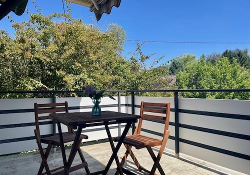 Terrasse mit Markise am Bad (EG)