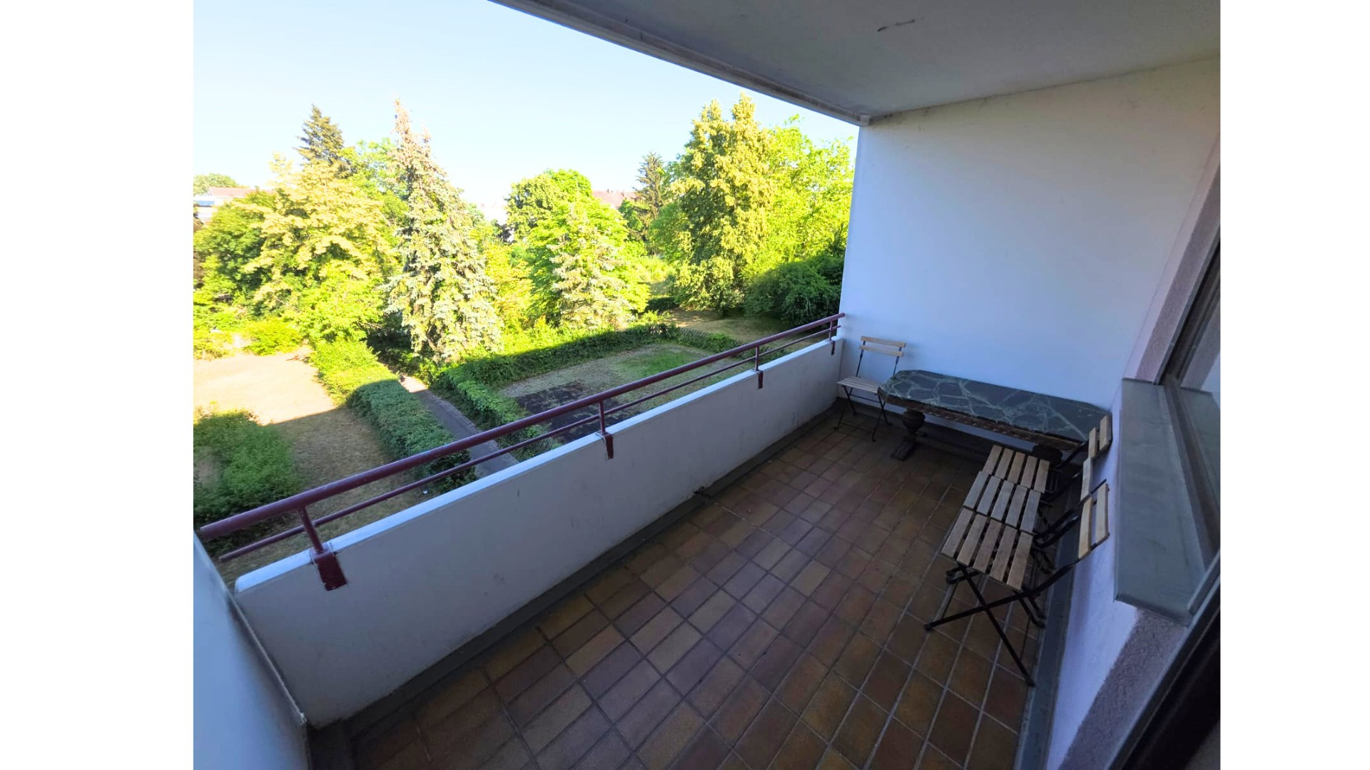 überdachter Balkon