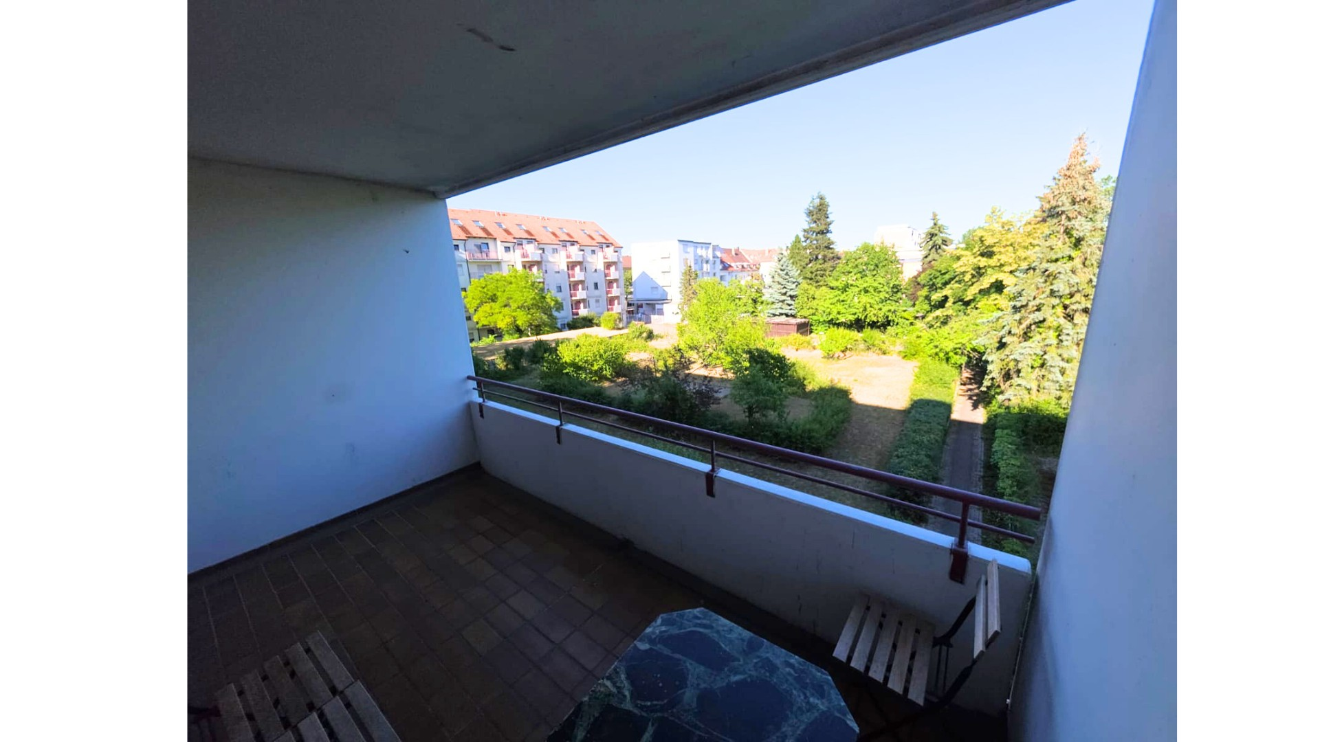überdachter Balkon