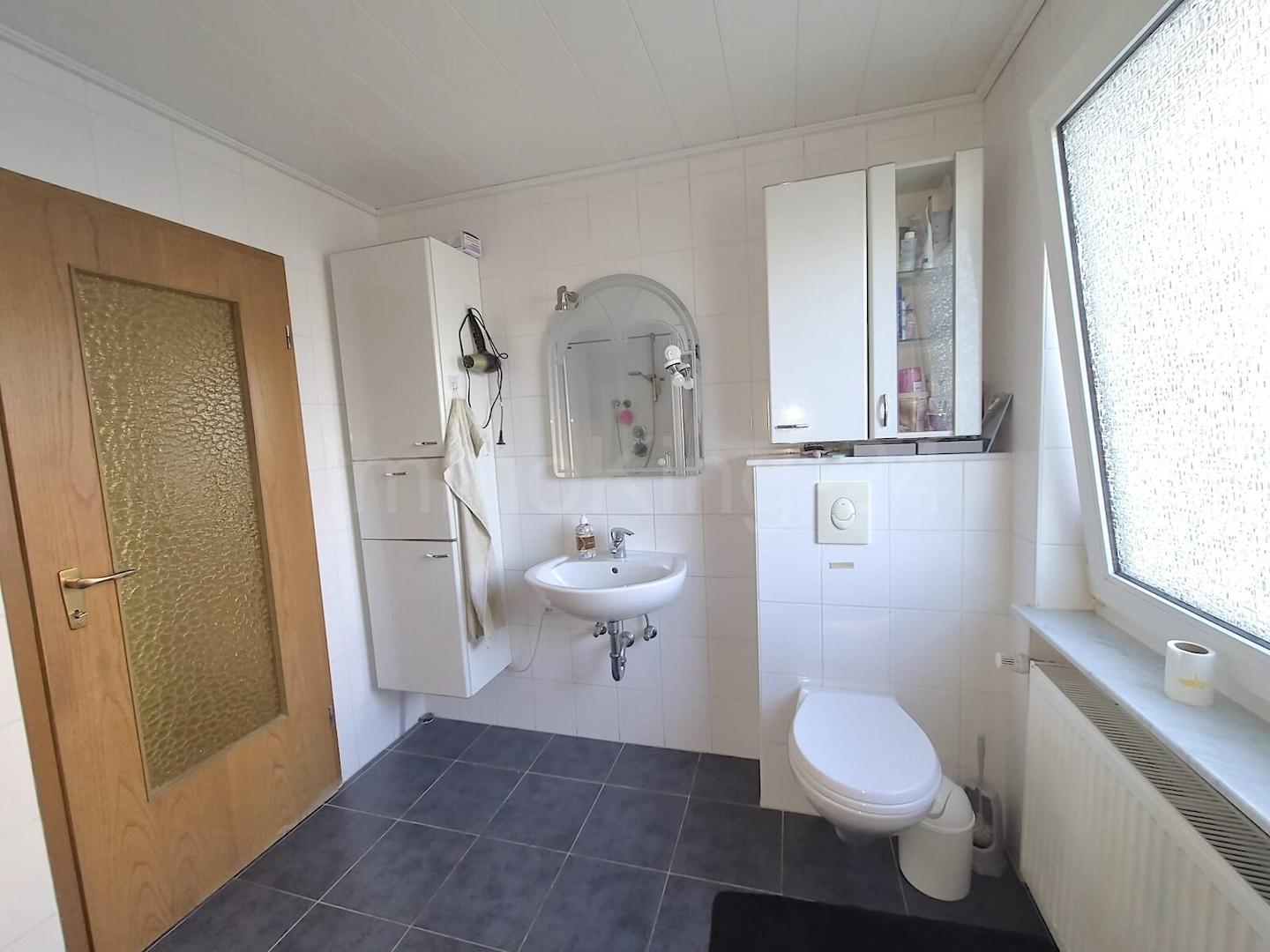 BADEZIMMER 1
