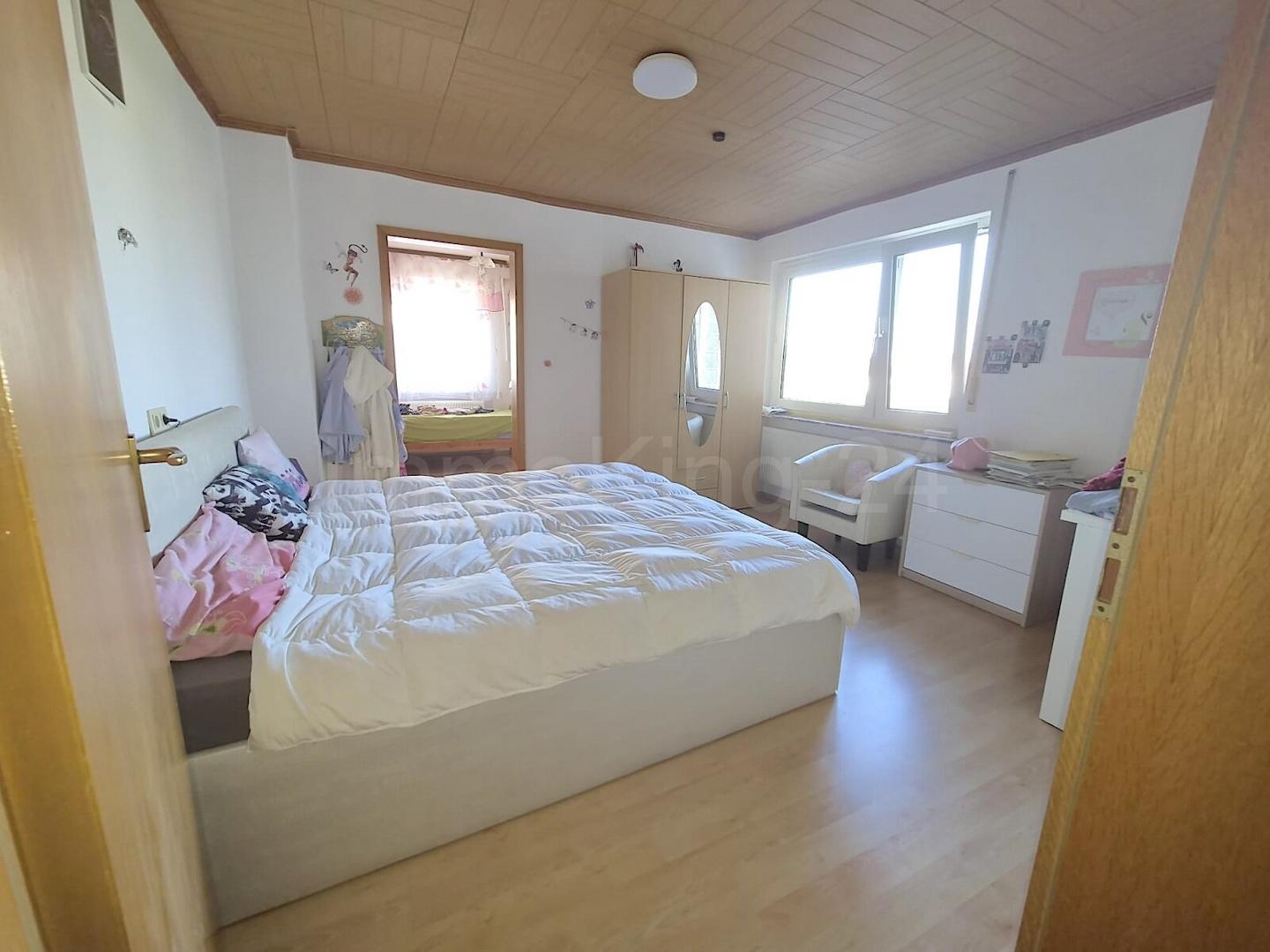 SCHLAFZIMMER 4