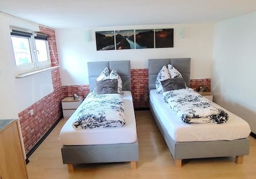 SCHLAFZIMMER 6 EINLIEGERWOHNUNG