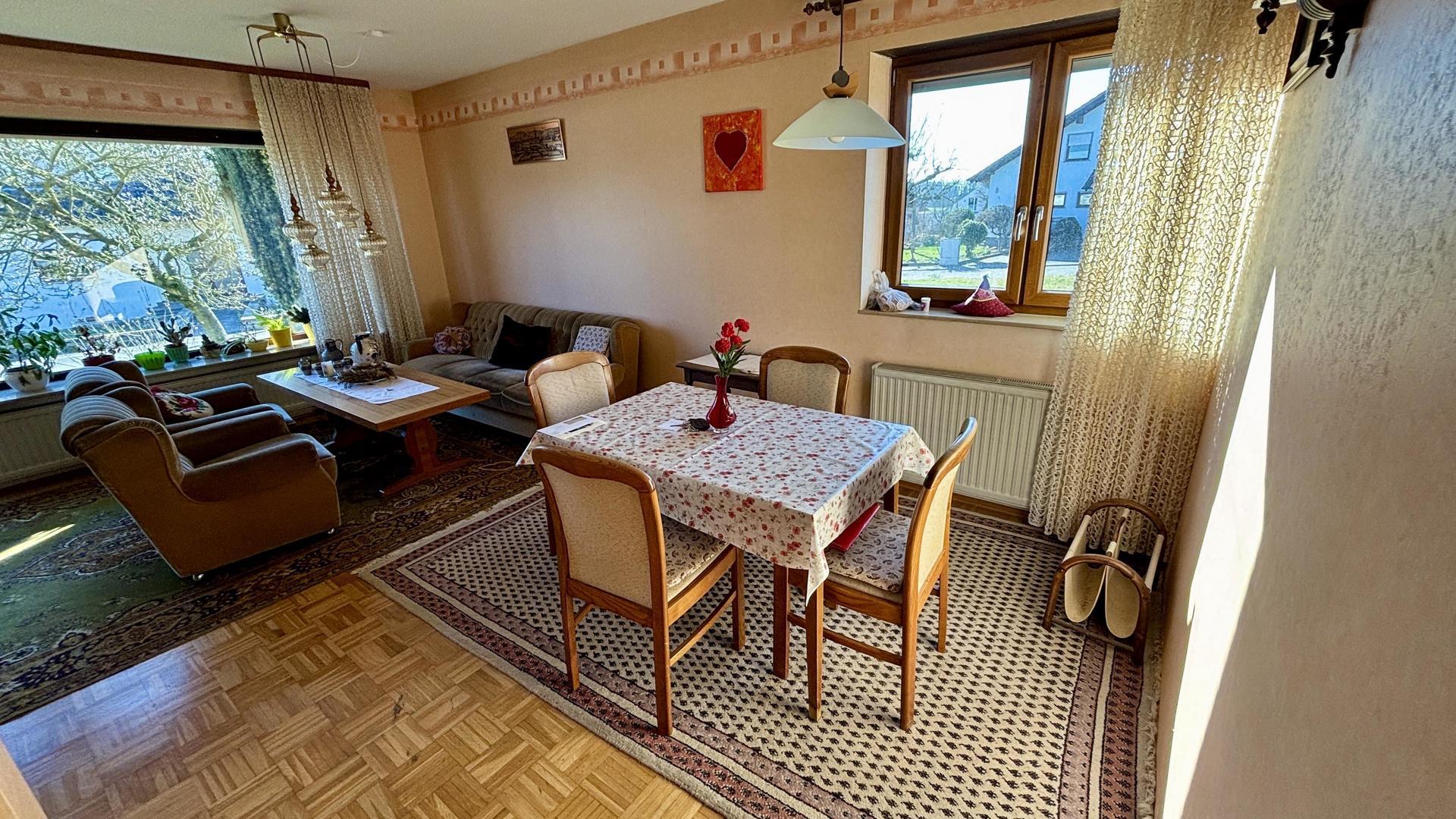 Wohn-/Esszimmer