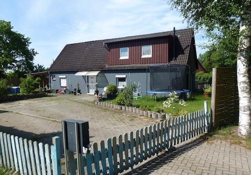Blick von der Nebenstrasse