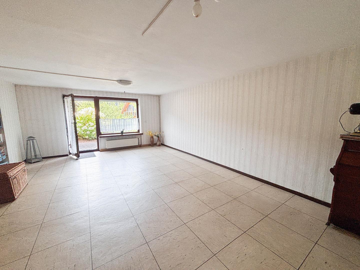 Wohnzimmer KG