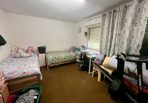 Schlafzimmer 2 (EG)
