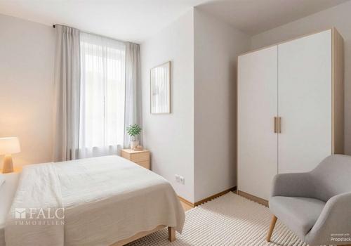 Schlafzimmer - (gestaged)