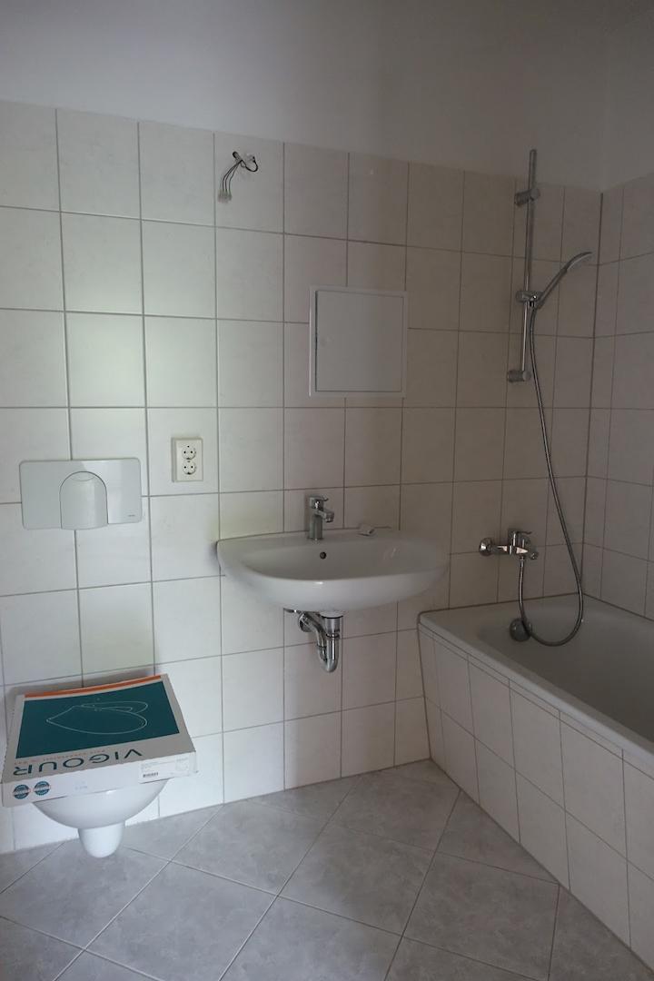Bad mit Wanne