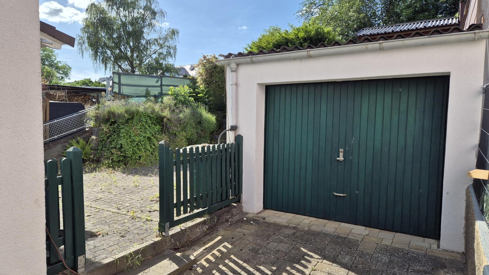 Garage & Terrasse