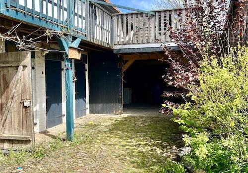 Terrasse und Carport