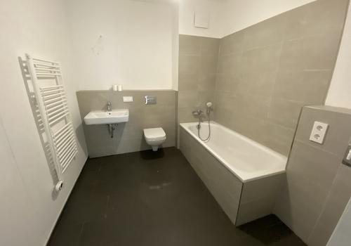 Bad mit Badewanne