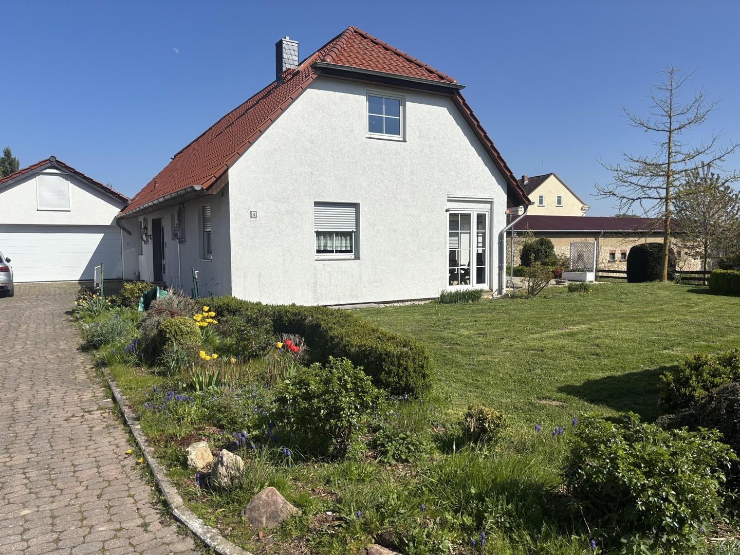 Außenansicht Auffahrt
