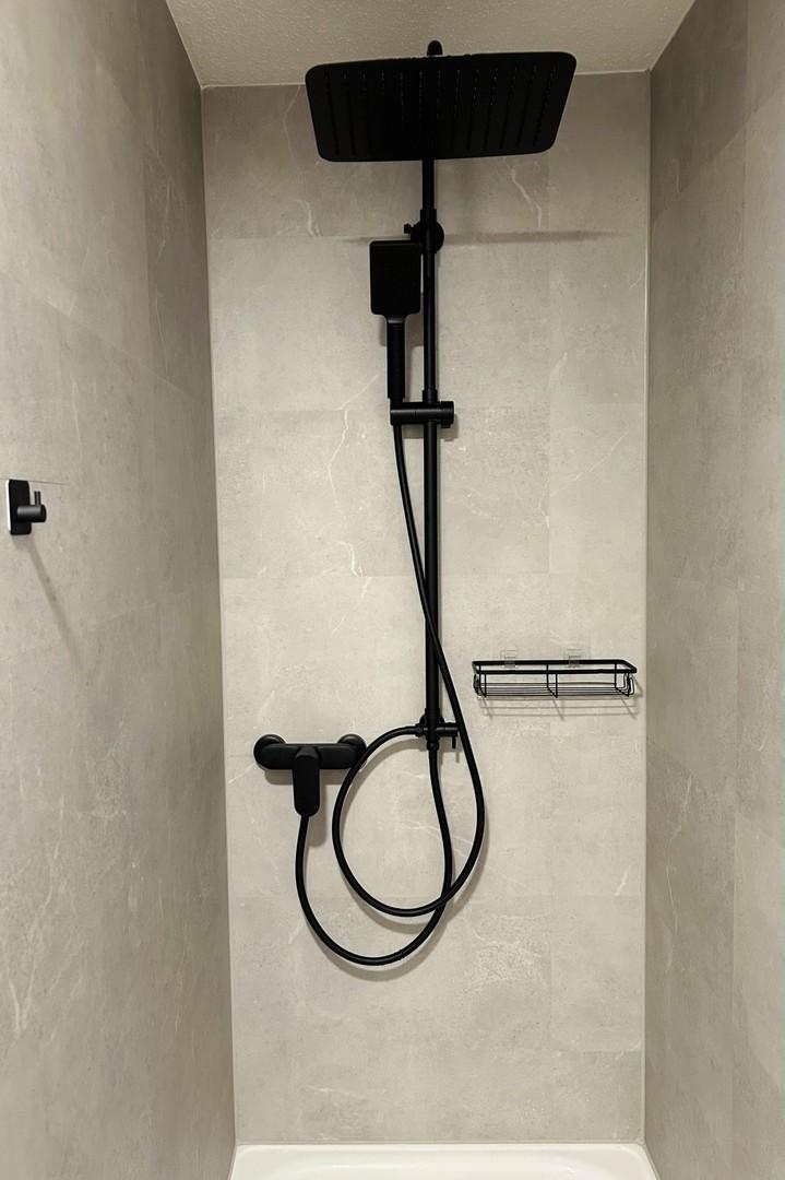 Badezimmer mit neuen Armaturen