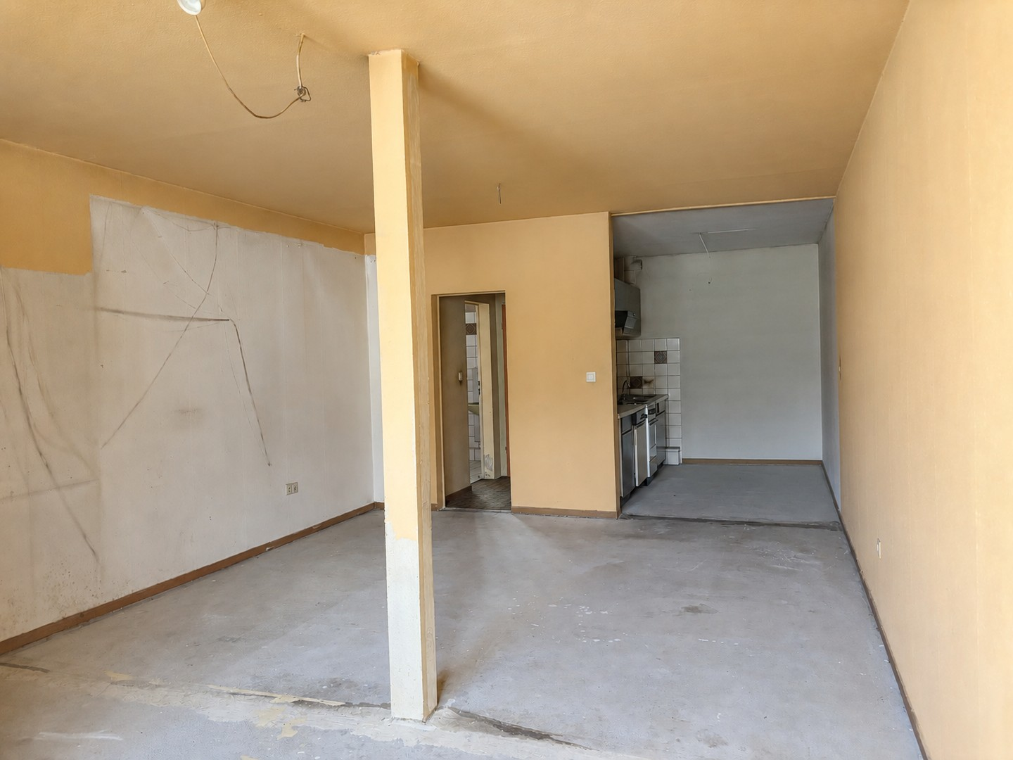 1 Zimmer Wohnung mit Küchenz.