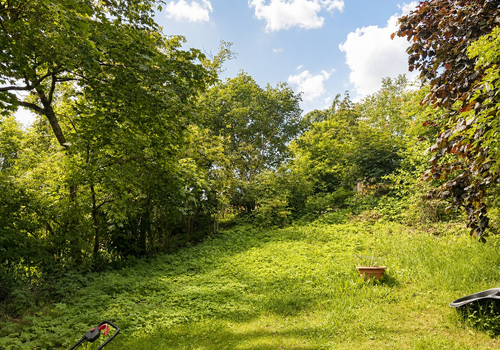 großer Garten 