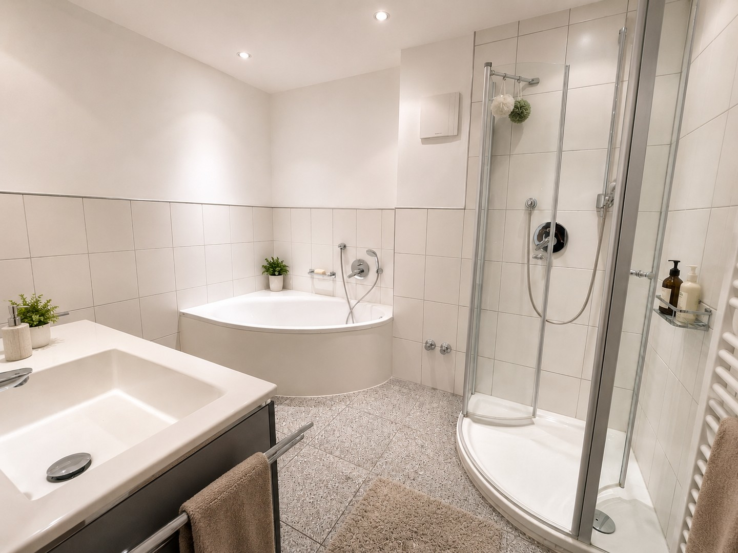 Großzügiges Badzimmer