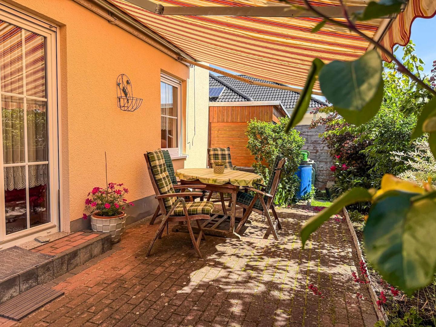 Terrasse mit Markise