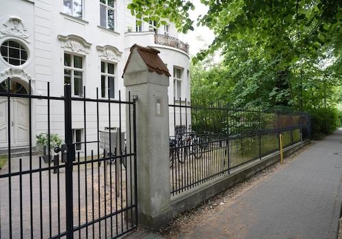Straßenansicht
