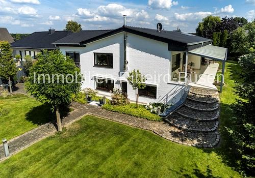 Hausansicht Gartenseite