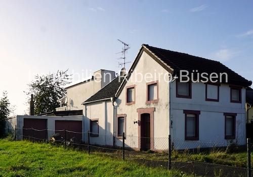Haus mit Wiese